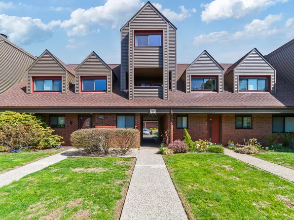 72 Montoya Drive #72, Branford, CT 06405