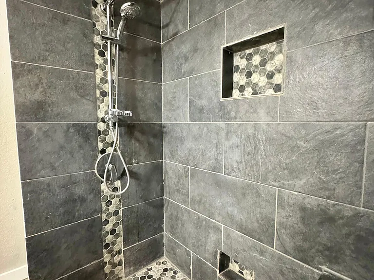 1405 Seville Dr — Photo 33