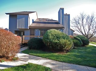 93 Sycamore Ct, Basking Ridge, NJ 07920