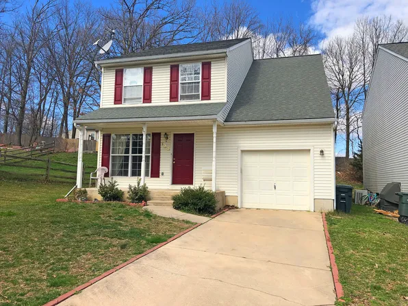 122 Country Run Dr, Coatesville, PA 19320