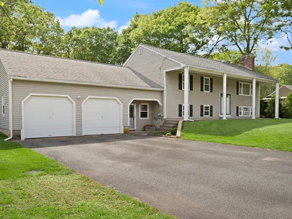 112 Stoddard Dr, North Attleboro, MA 02760