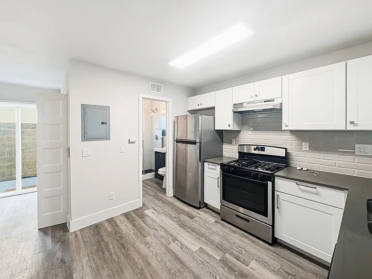631 N 4th Ave #12 — Photo 10