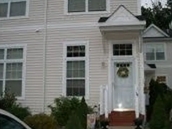 74 Jordan Ln, Middletown, NY 10940