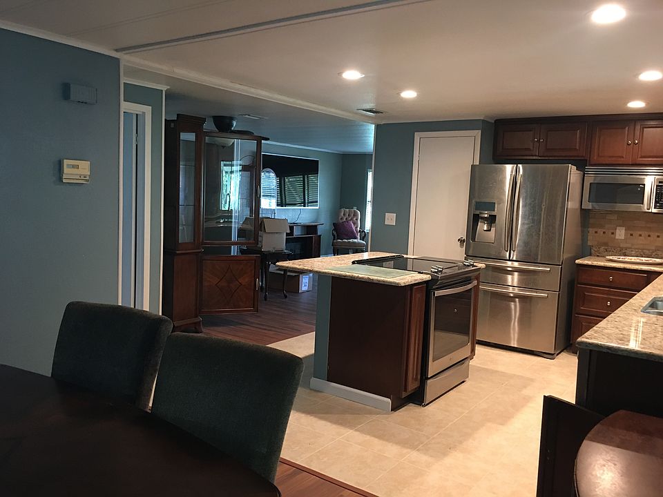 1st image of 6312 Lakewood Dr Unit A