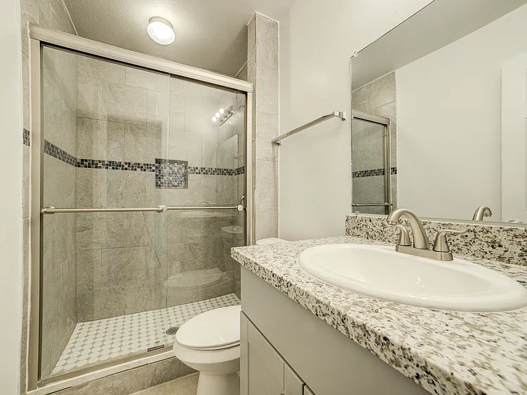 Ashford Santa Fe Bathroom