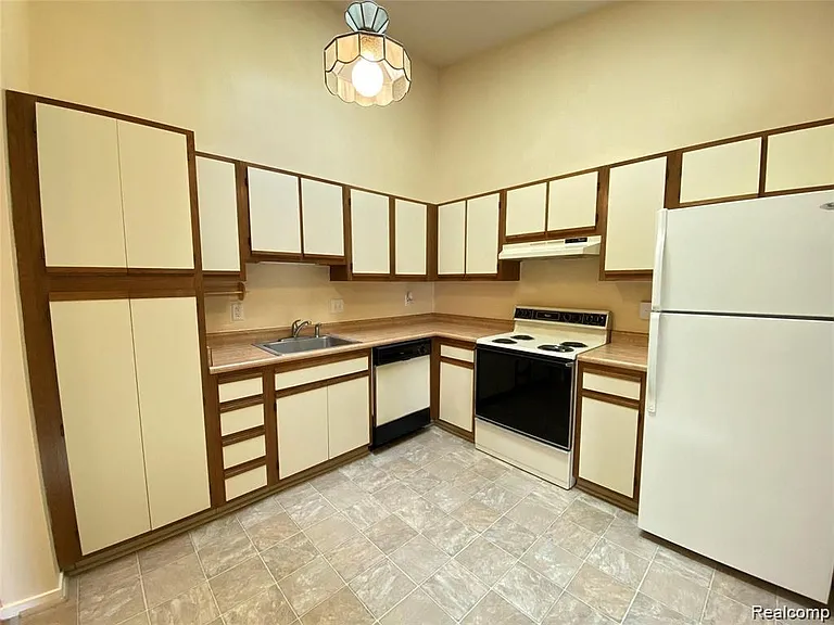 2101 Vine Way Dr #90 — Photo 10