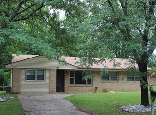 1904 Kenmar Dr, Manhattan, KS 66502