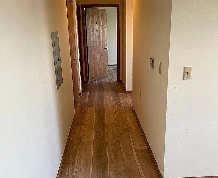 Kemper Manor Apartments — Photo 9