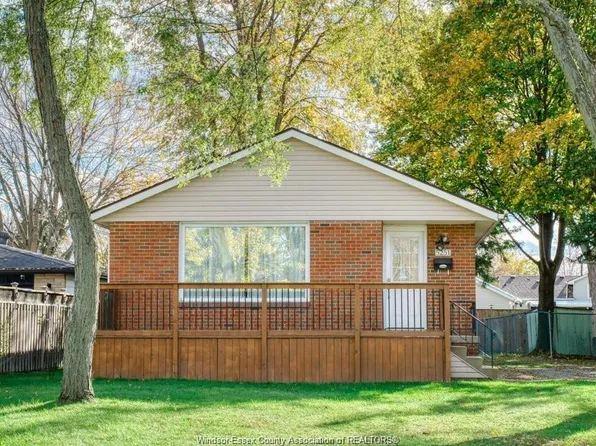 5251 Grand Blvd, Windsor, ON N8T 1M2