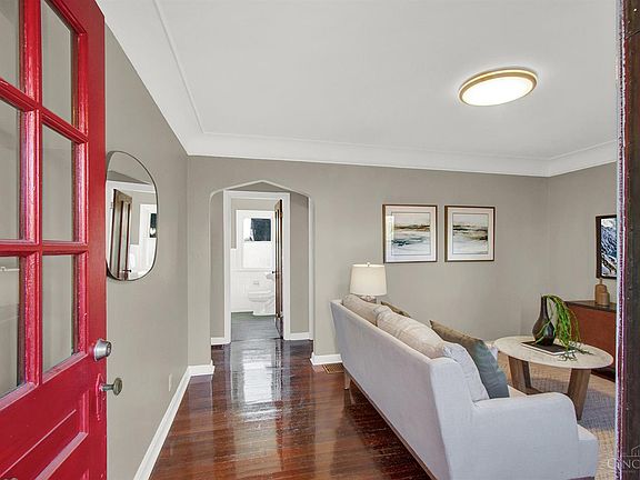 4th image of 3875 Belmont Ave
