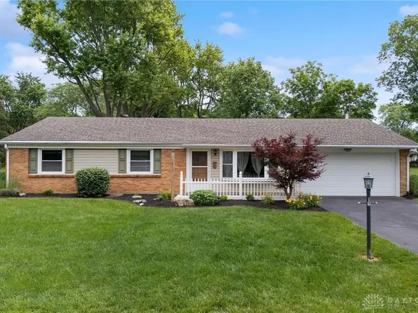 15 Gracewood Dr, Dayton, OH 45458