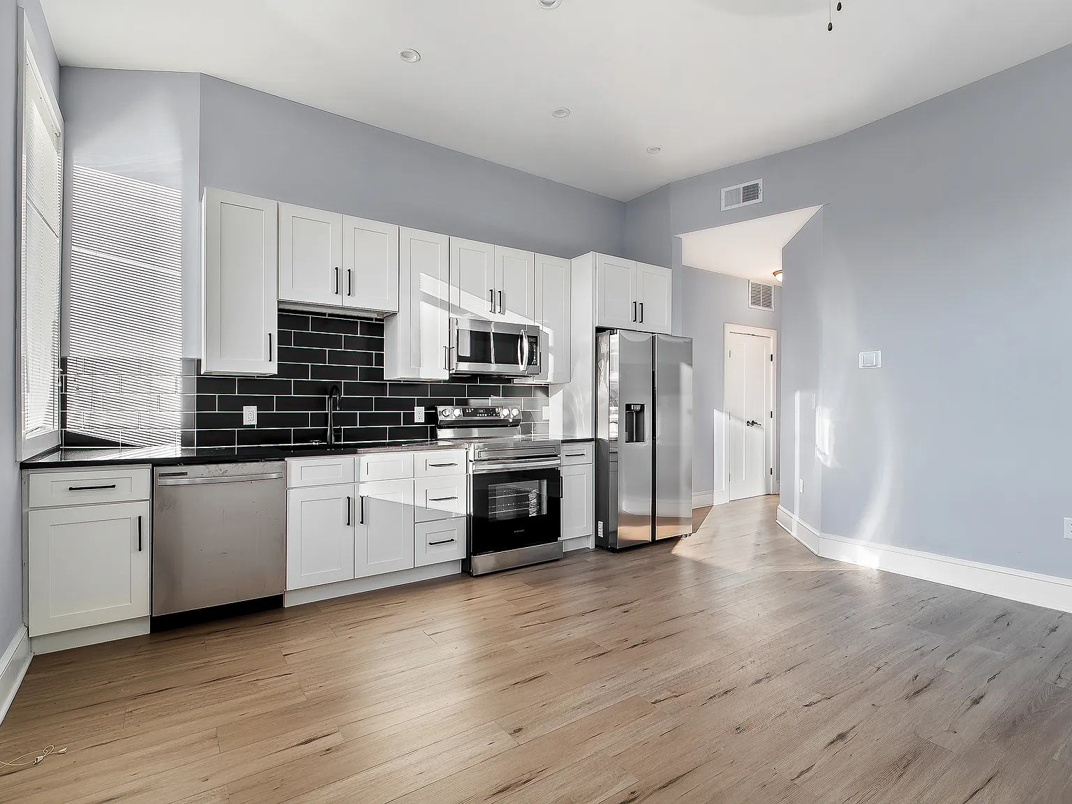 2 bed, 800 sqft, $1,850 — Photo 4