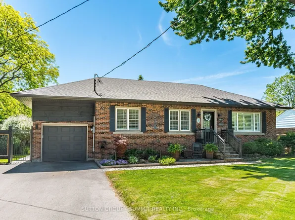 2084 Edinburgh Dr, Burlington, ON L7R 2C9