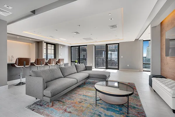 Rented by MOTION New York | media 19