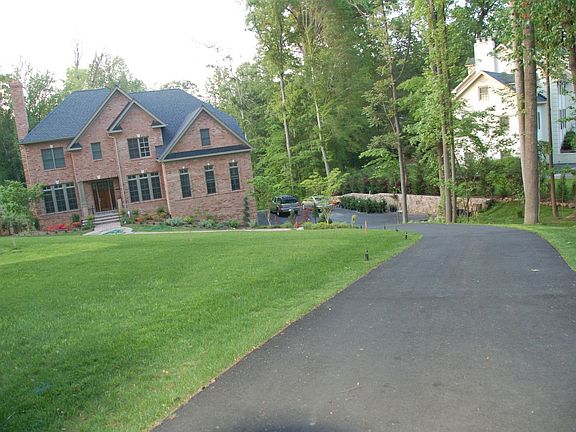 4th image of 648 Live Oak Dr