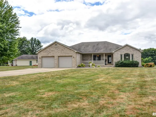 1 Lakeview Rd, Taylorville, IL 62568