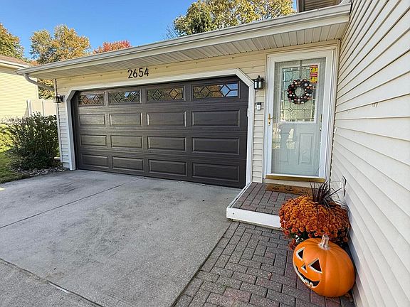 4th image of 2654 Renfrew Way