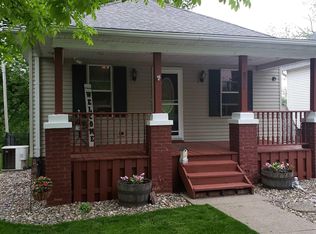 909 4th St, Orion, IL 61273