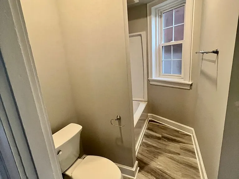 402 N Sheppard St — Photo 21