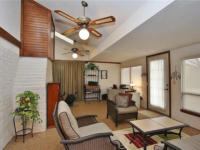 10301 Long Meadow Rd — Photo 12