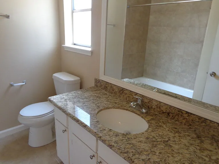 2735 Manila Ln — Photo 12