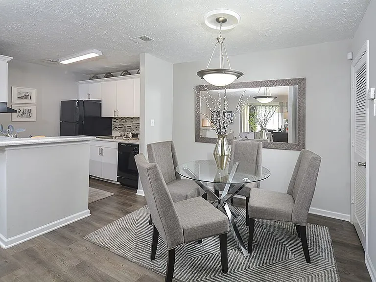 Gardenwood Residences — Photo 13