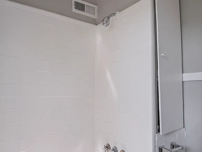 2233 Campbell St — Photo 8