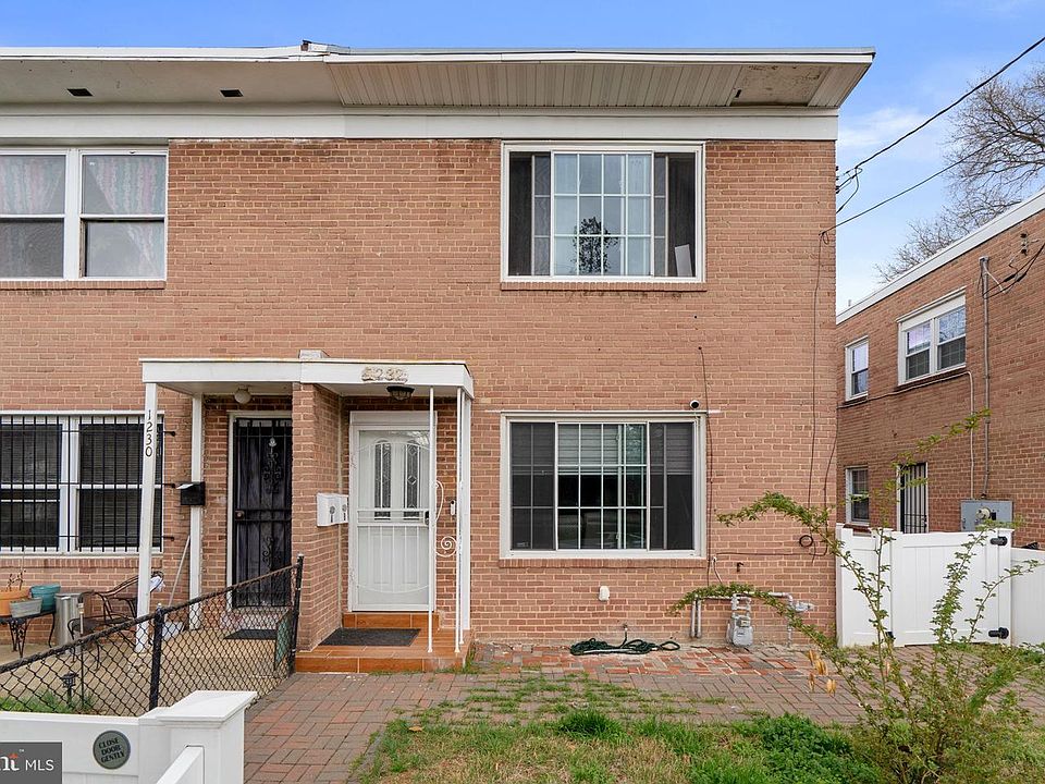 1st image of 1232 Savannah Pl SE