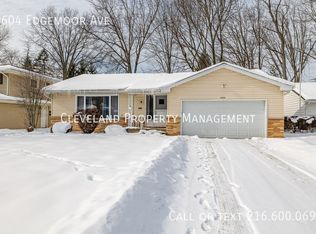 6604 Edgemoor Ave, Solon, OH 44139