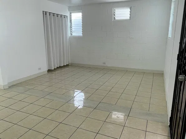 1820 Bachelot St #B, Honolulu, HI 96817