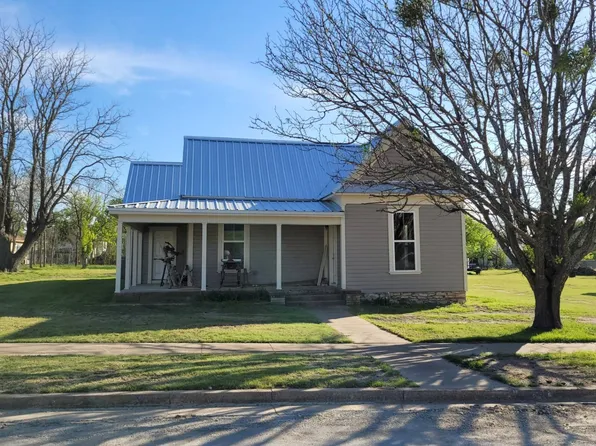 620 E Henry St, Hamilton, TX 76531