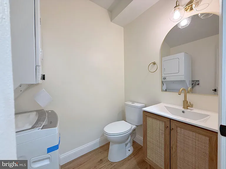 2762 Martha St — Photo 8
