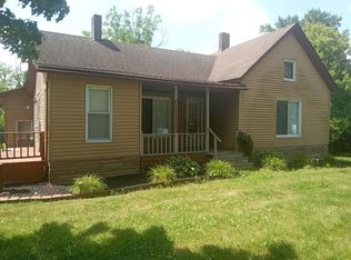 20129 Huron River Dr, Rockwood, MI 48173