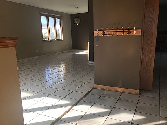 4th image of 5742 W 89th Pl