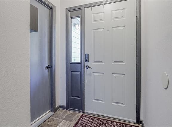 3rd image of 5927 NE Moonstone Dr