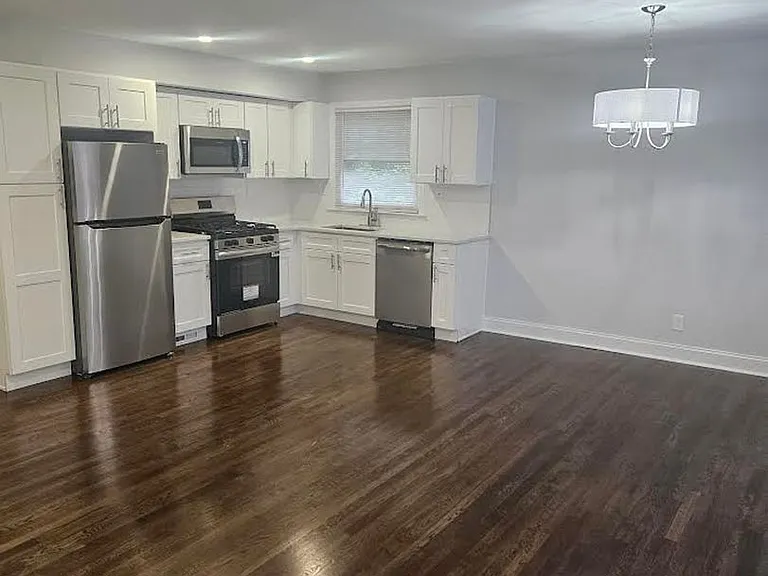 Jefferson Apartments — Photo 20