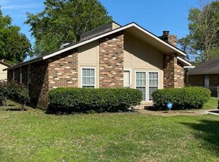 2557 Countrywood Dr, Greenville, MS 38701