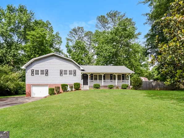 6581 Windsor Dr, Acworth, GA 30102