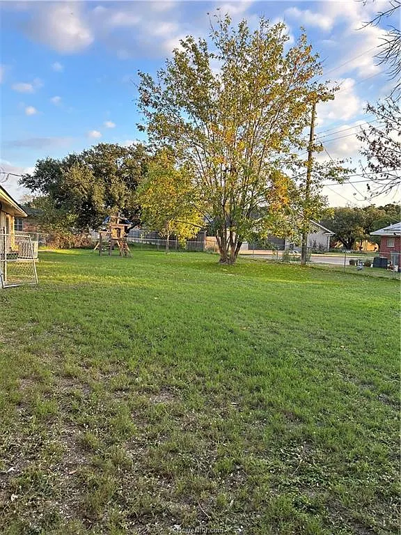 3 bed, 1611 sqft, $1,850 — Photo 3