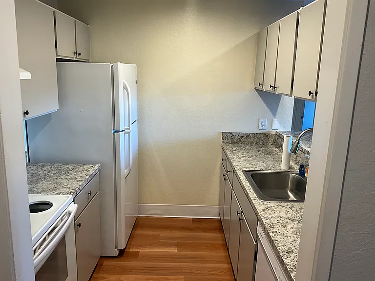 955 Lighthouse Ave #6 — Photo 4