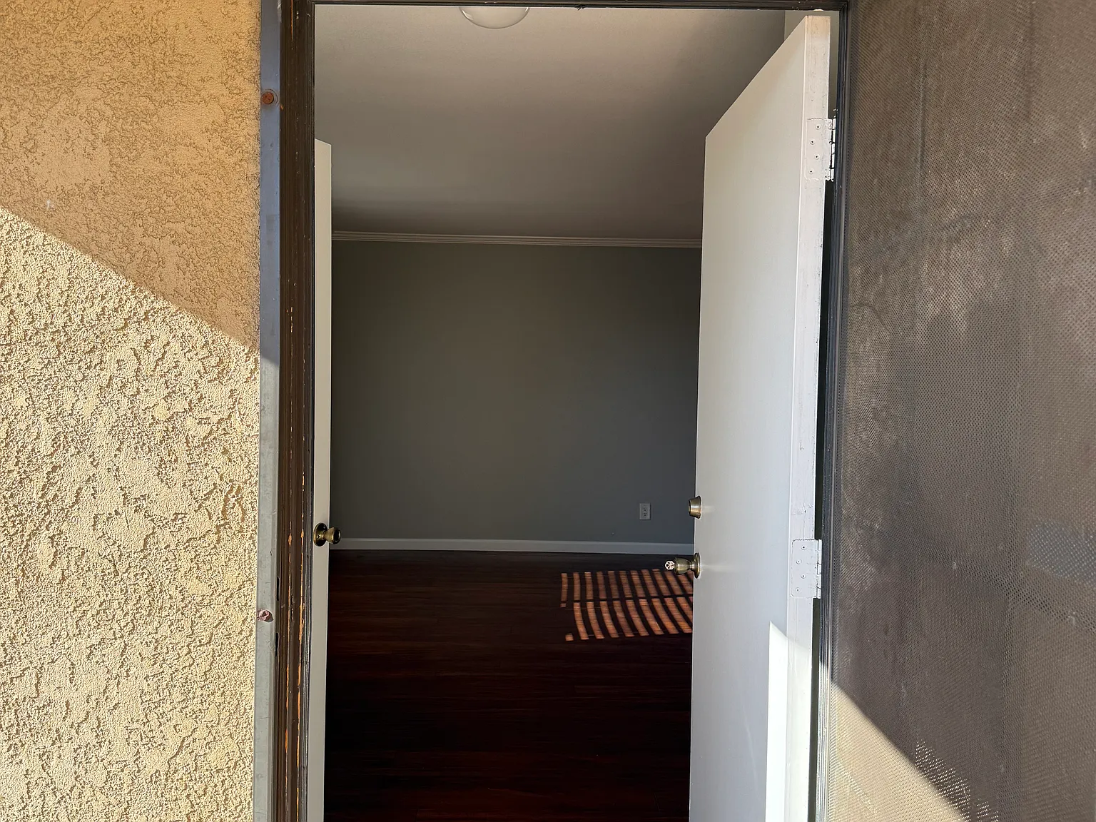 2 bed, 900 sqft, $2,595 — Photo 2