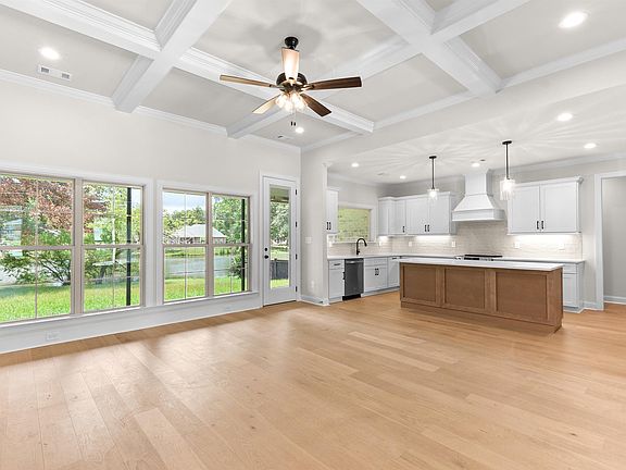 3rd image of 102 Rinns Way