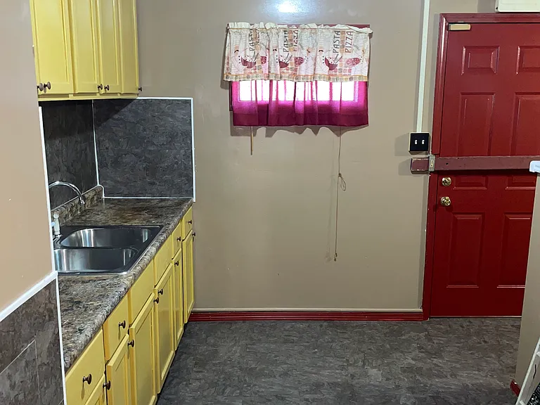 4310 W 23rd Ave — Photo 4