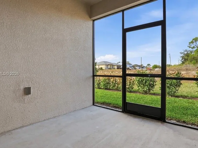 20511 Hazelnut Ct S #20511 — Photo 7