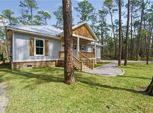 702 Hermes Pl, Dauphin Island, AL 36528