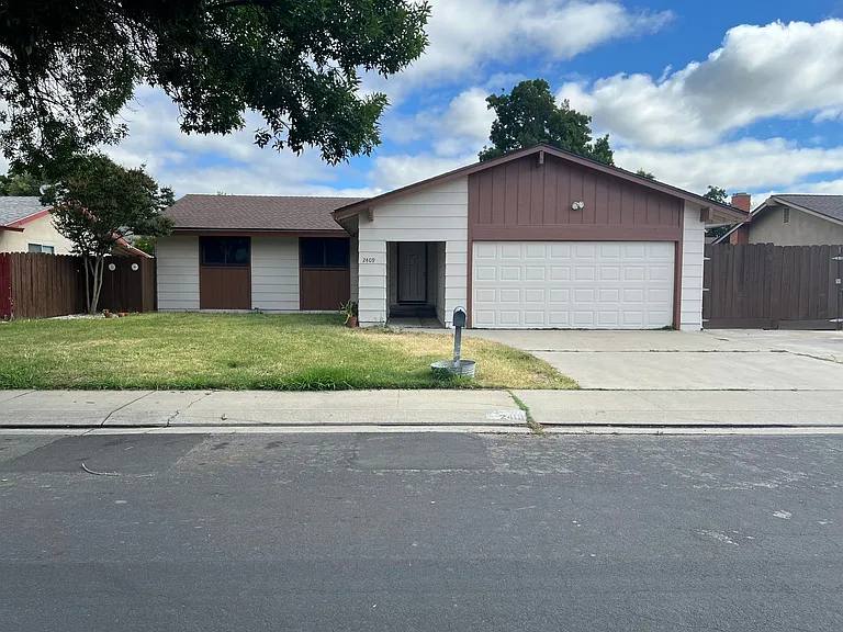 2409 Riedel Way — Photo 17