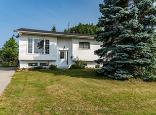 32 Bridle Rd, Penetanguishene, ON L9M 1J5