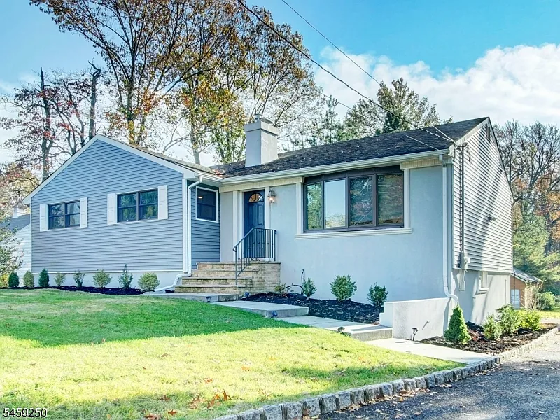 16 Amelia St