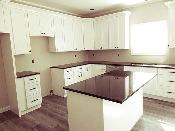 4th image of 204 Jett Dr