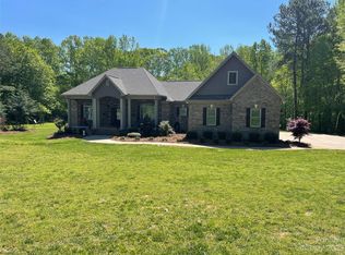 102 Barbour St, Cherryville, NC 28021